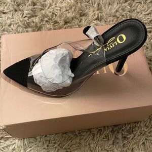 Olivia Casino black/ clear size 6.5 heel